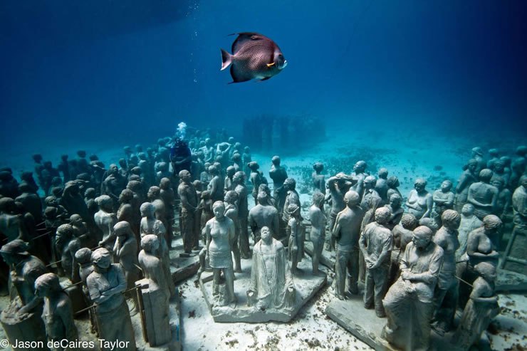 گالری عکس 12 نخستین موزه زیر آب دنیا ، کاری از جیسون دی کایرس  عکس مجسمه عکس مجسمه سازی عکس هنر اسپانیا عکس هنر بین المللی عکس هنر منحصر به فرد عکس هنرمند