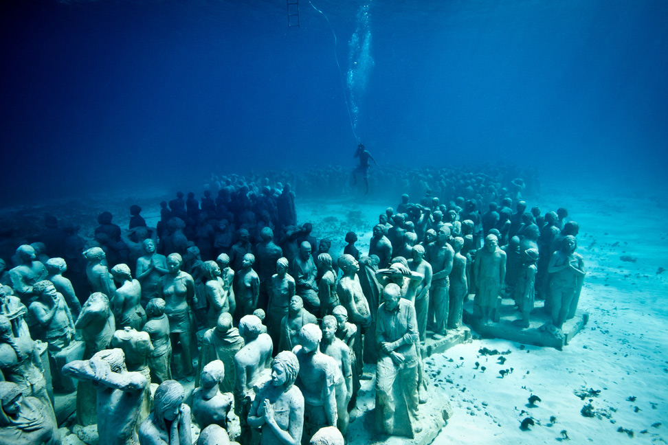 گالری عکس 8 نخستین موزه زیر آب دنیا ، کاری از جیسون دی کایرس  عکس مجسمه عکس مجسمه سازی عکس هنر اسپانیا عکس هنر بین المللی عکس هنر منحصر به فرد عکس هنرمند