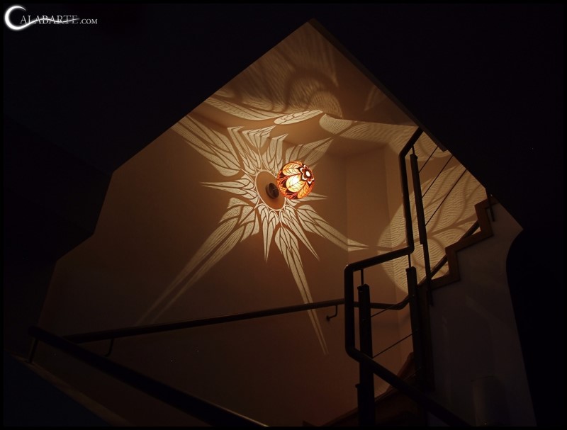 گالری عکس 10 لامپ‌های اعجاب‌انگیز کدویی اثری از کالبارت  عکس خلاقیت در طراحی عکس دکوراسیون داخلی عکس دکوری عکس طراحی لامپ عکس نور در معماری عکس هنر لهستان